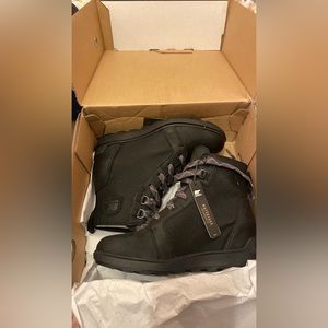SOREL Evie II NW lace size 8